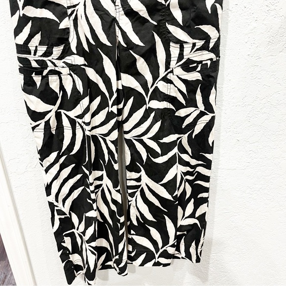 Democracy Pants 6 Black & White Contrast Leaf Print Flowy Resortwear Travel - Picture 3 of 5